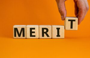 ランディングページとホームページの違いは何？シーン別の使い分けや必要性を解説