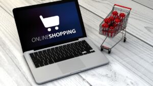 ランディングページに動画を埋め込む効果は？やり方や活用のためのポイントを解説