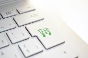 ランディングページに動画を埋め込む効果は？やり方や活用のためのポイントを解説
